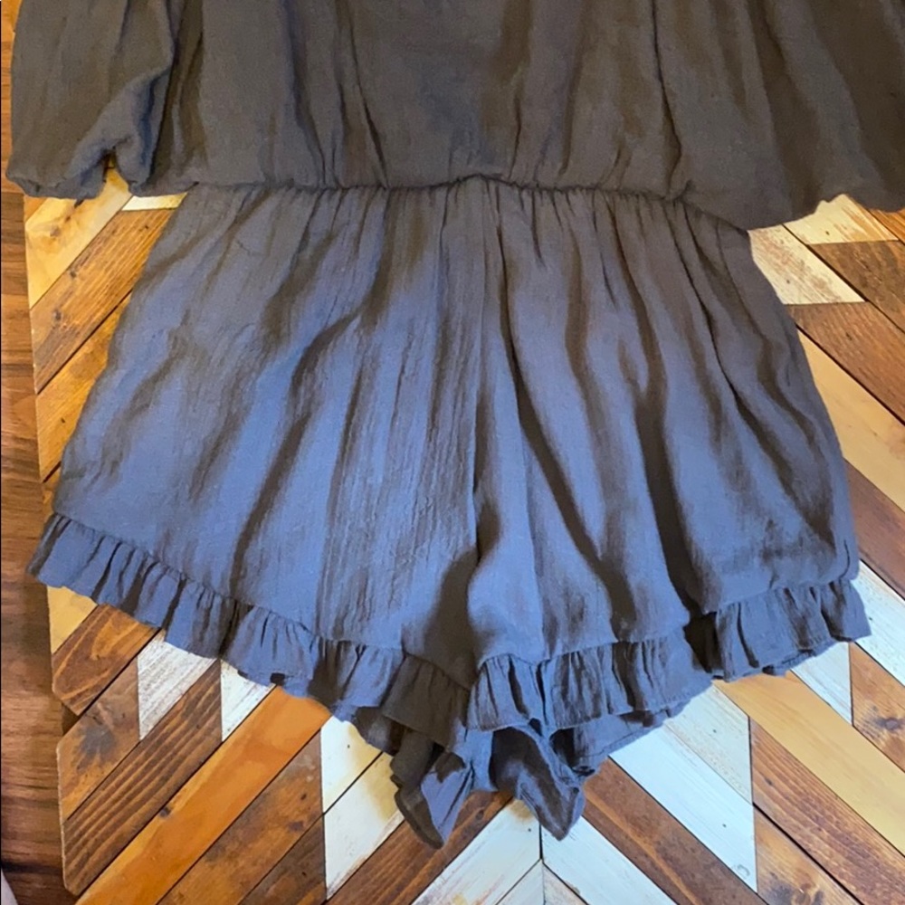 Cold Shoulder Ruffle Edge Romper - Picture 3 of 7